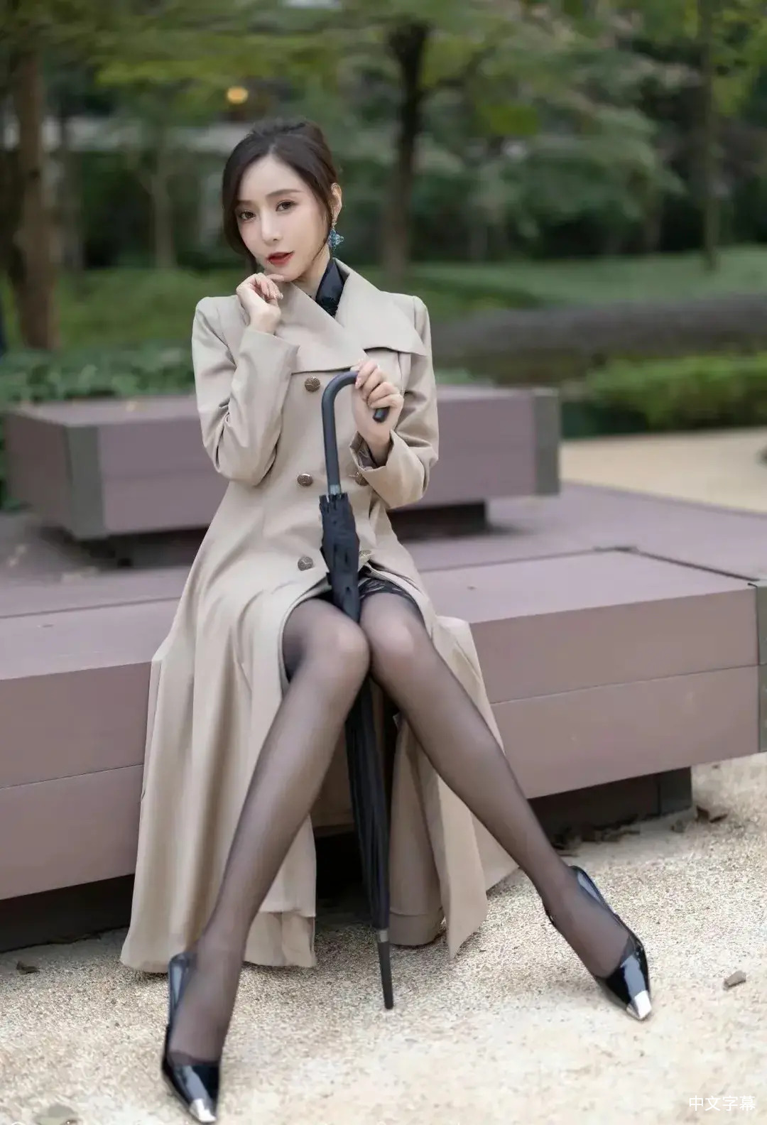 尼尔·布莱德森的作𴾋