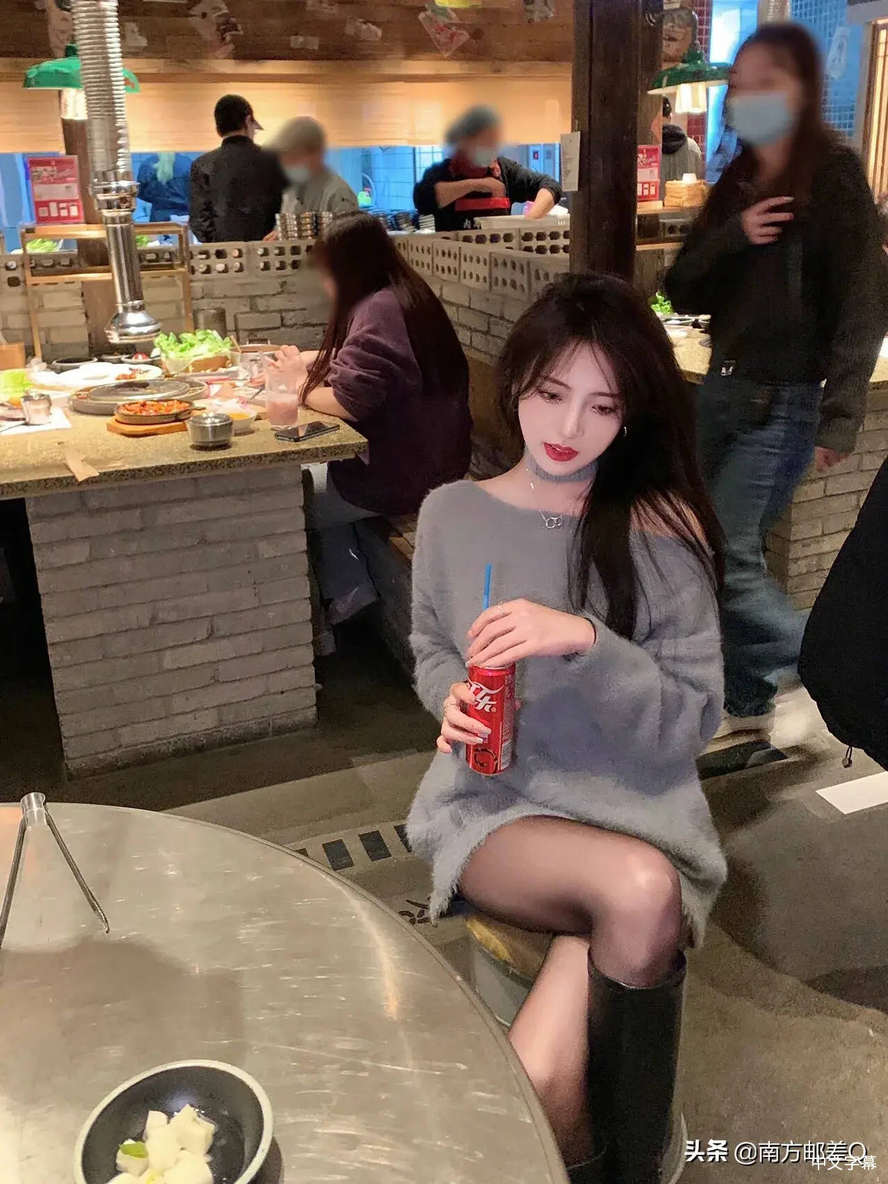 伊丽莎白·班克斯的作𴾐