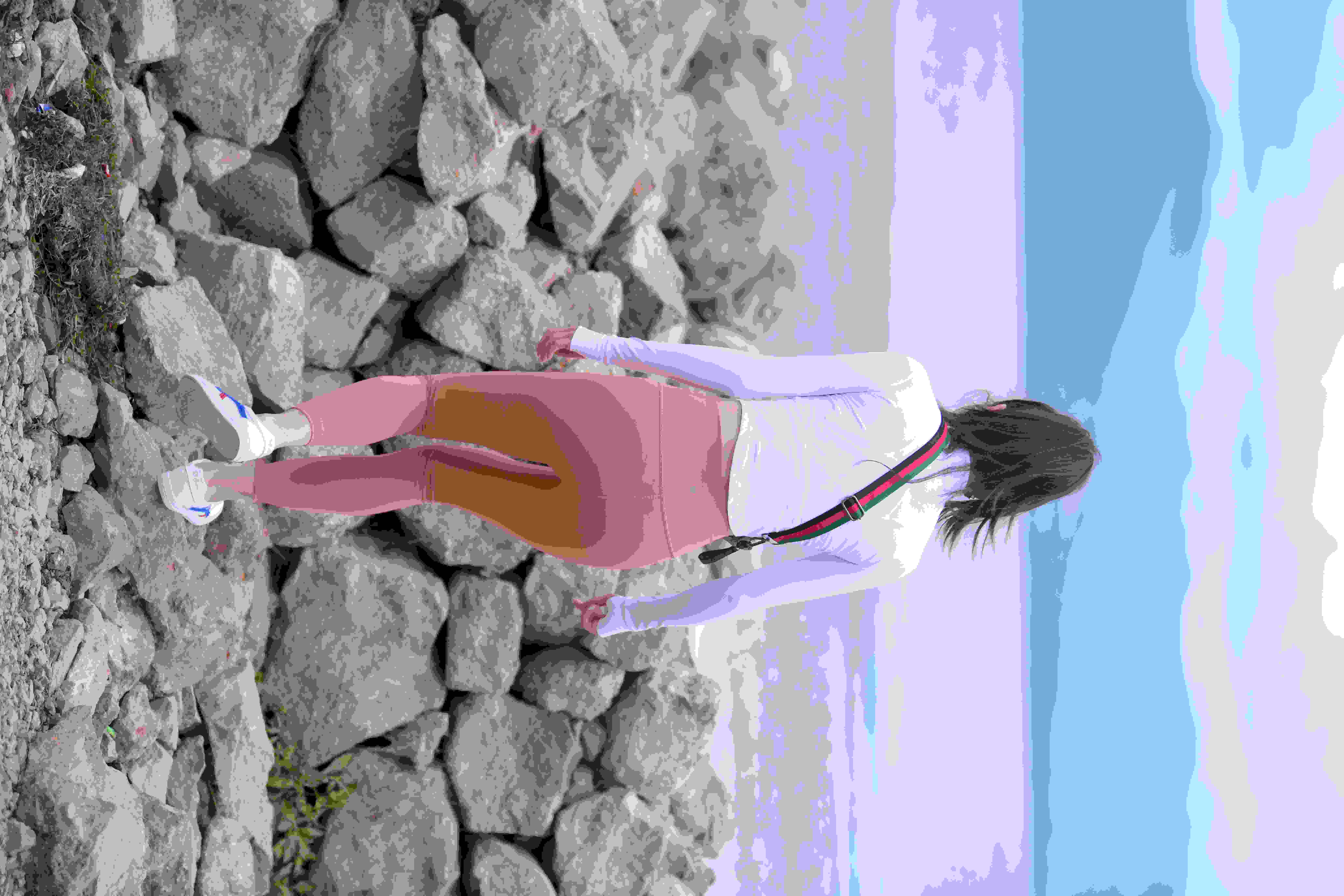 吴紫彤的作𴾍