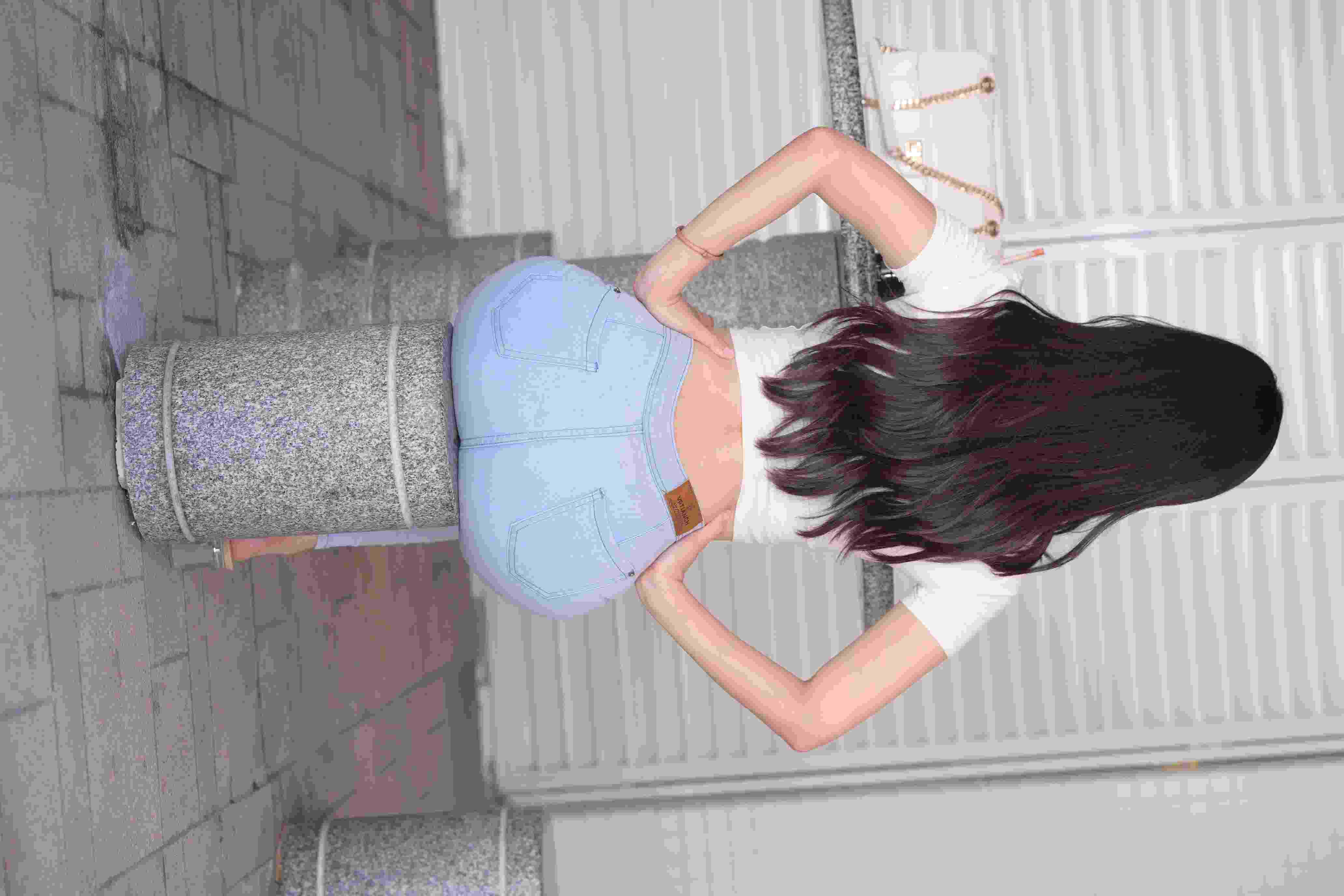 莱西·比曼的作𴾎