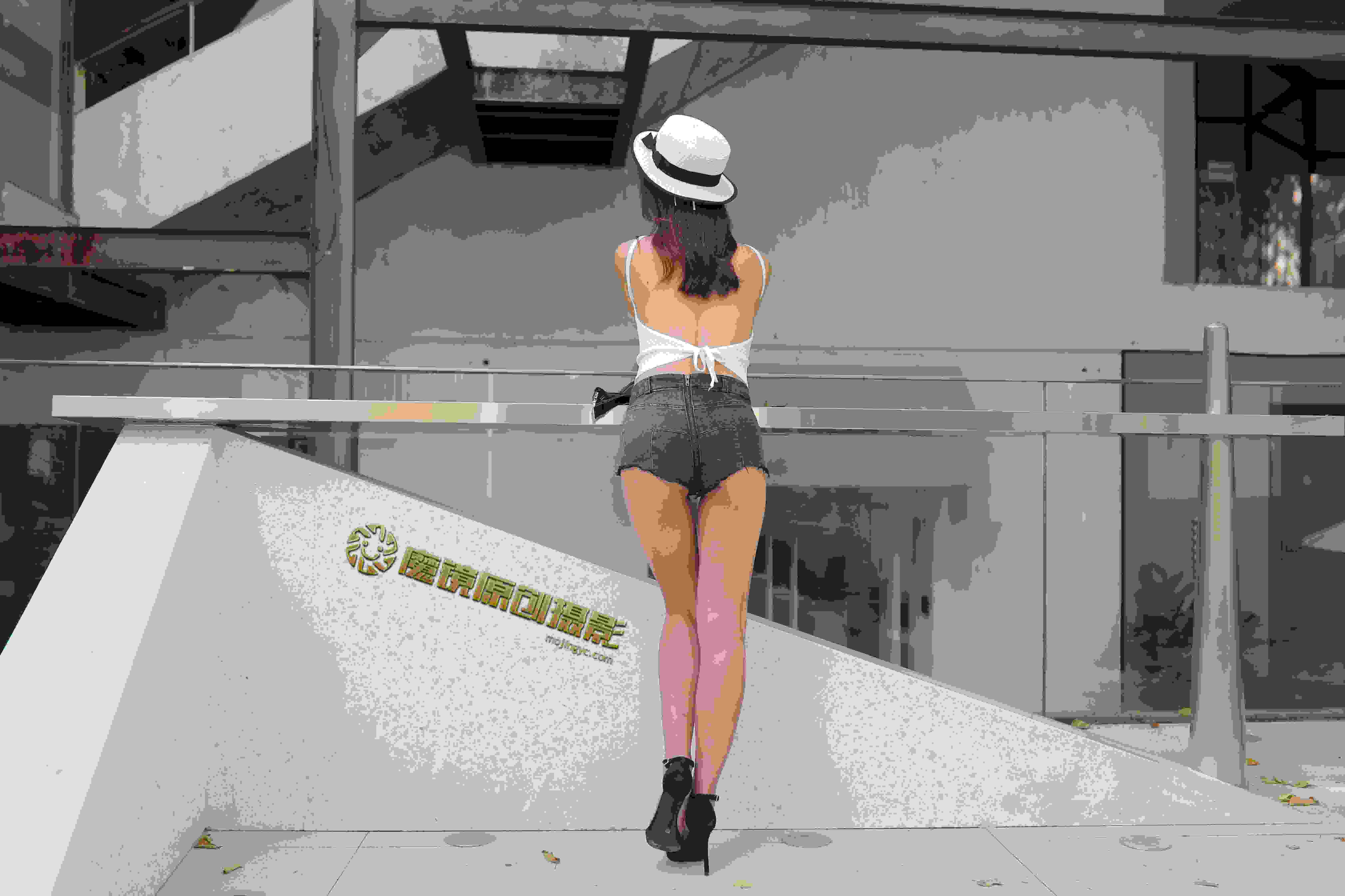 苏拉·沙玛的作𴾐
