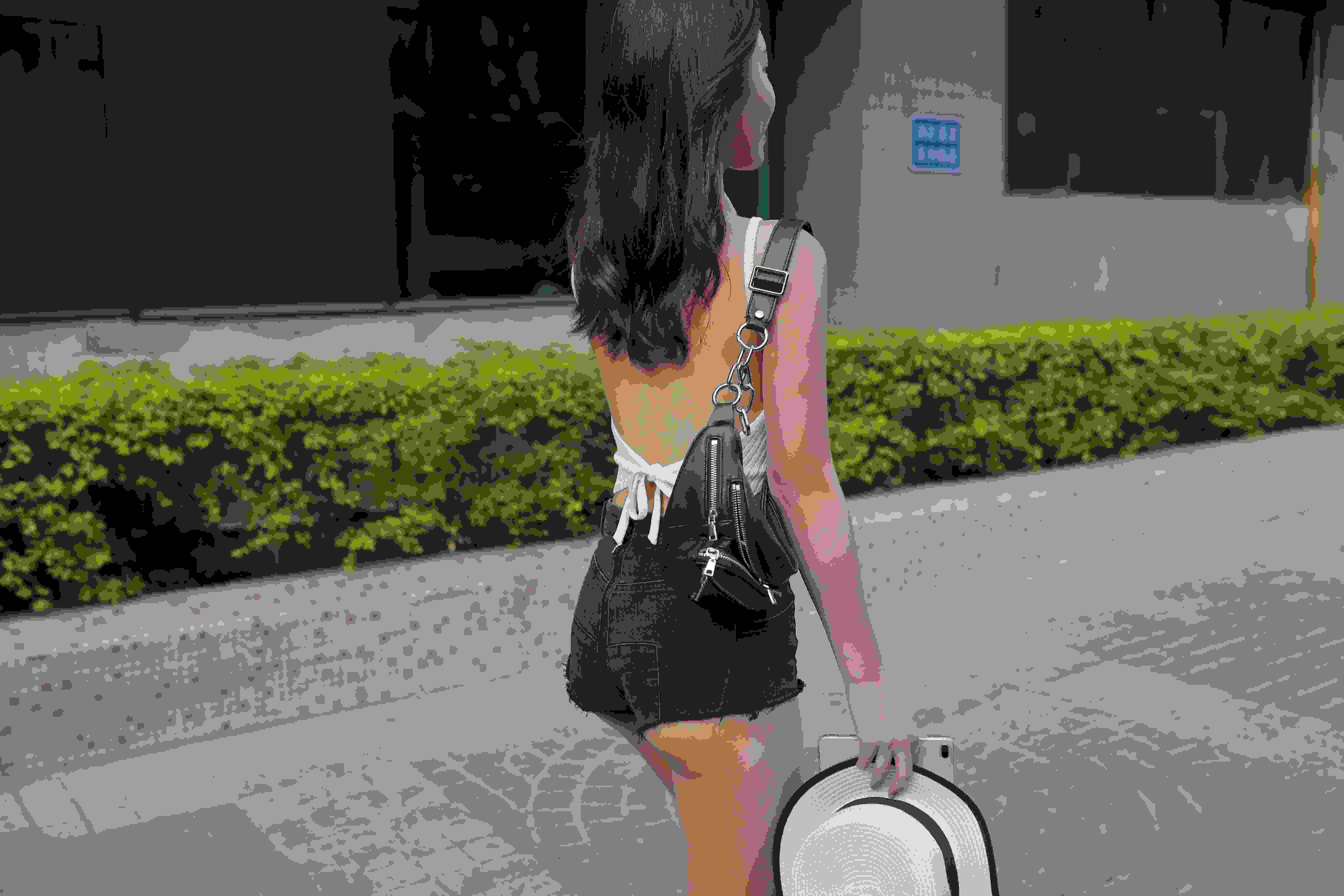 岳冬峰的作𴾍