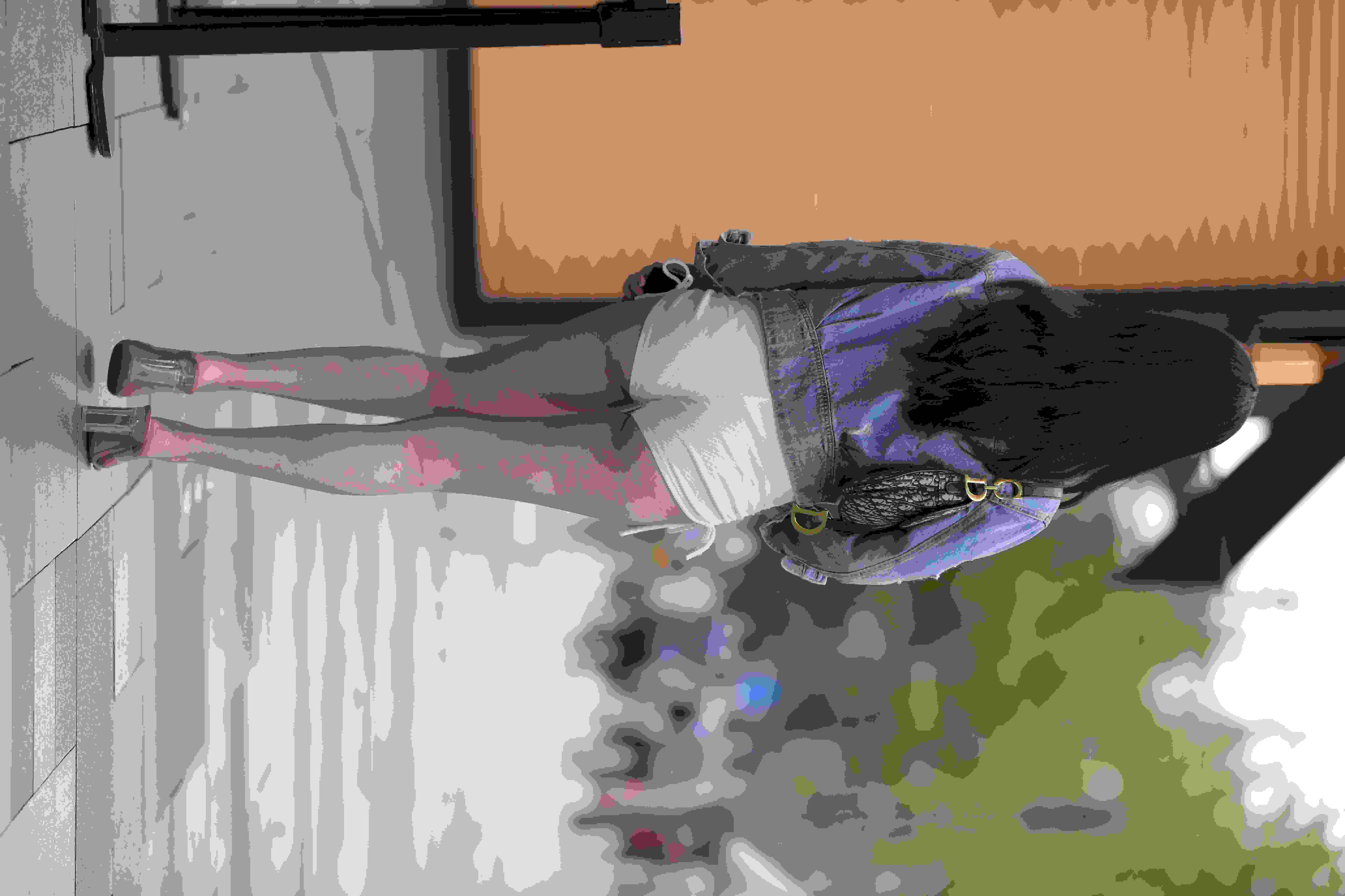西奥·詹姆斯的作𴾏