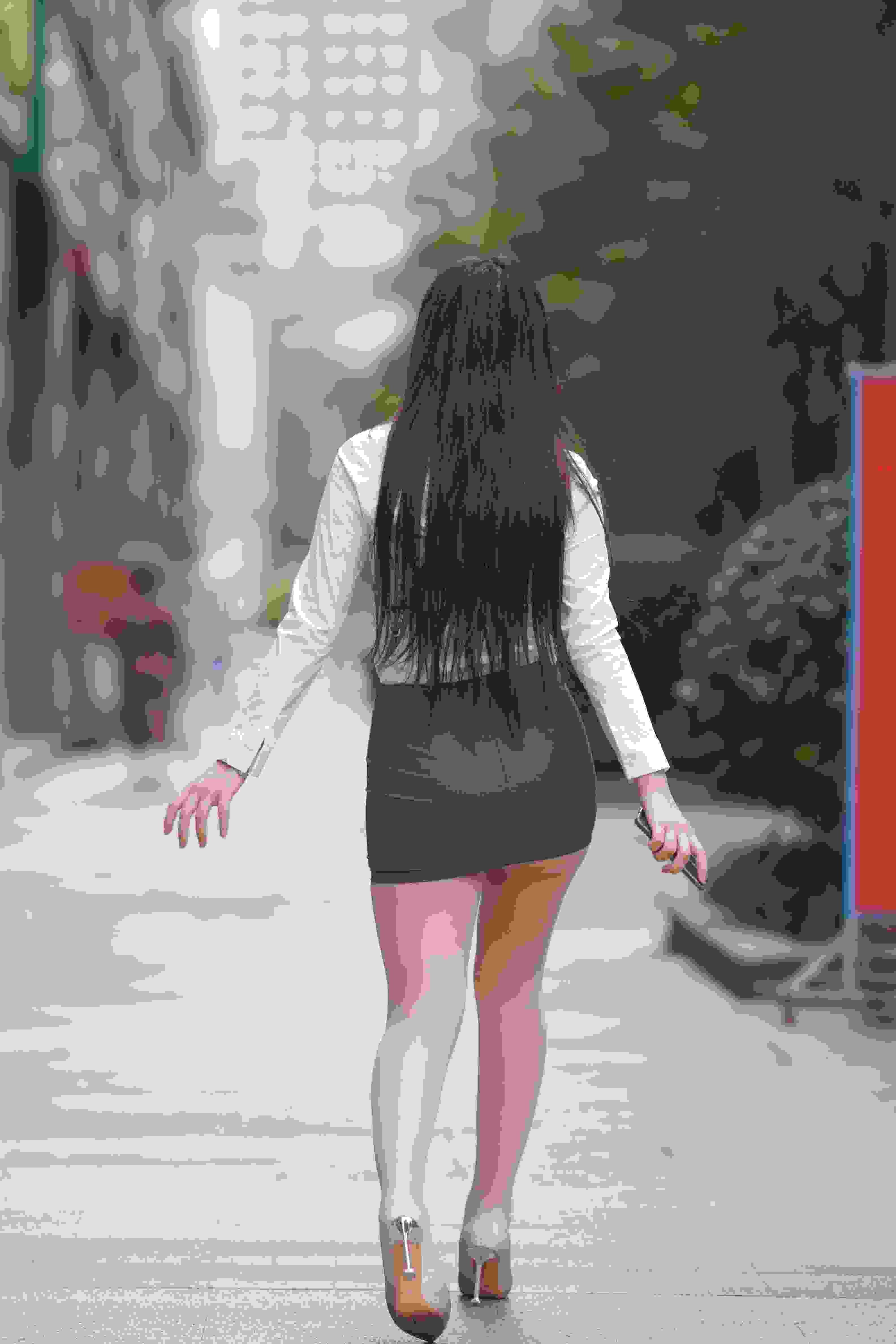 加里·麦肯德莱的作𴾋