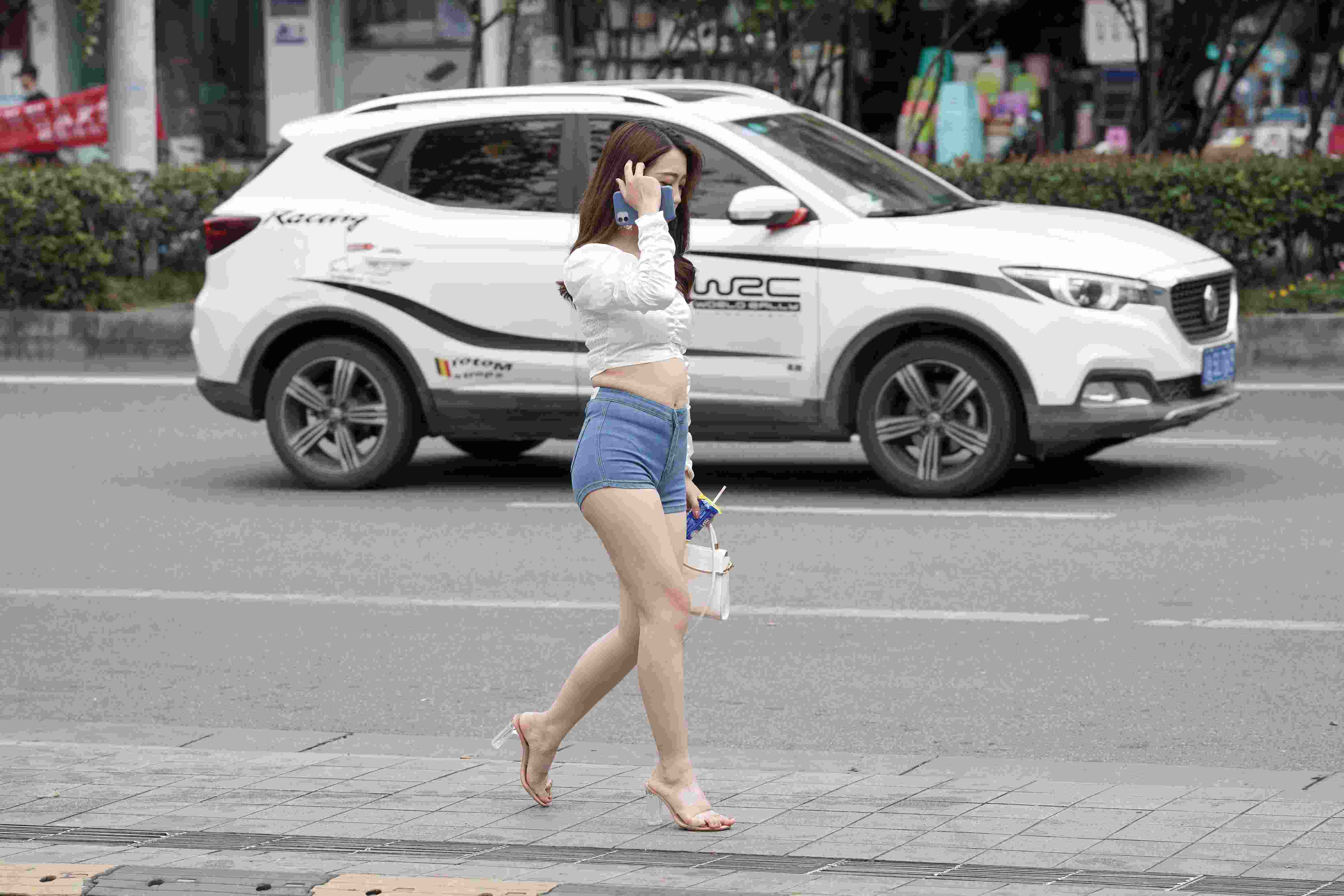 朱敏怡的作𴾏