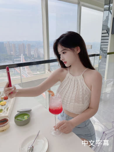 朱利安·麦克马洪的作𴾐