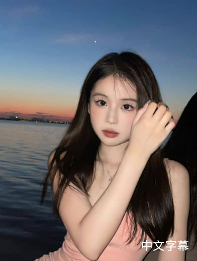 莉莉·科林斯的作𴾏